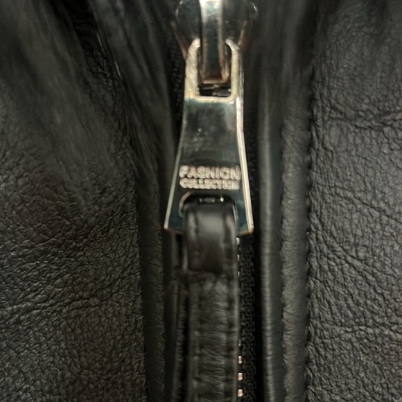 Stunning Leather Moto Jacket with Shearling and Fur - Picture 4 of 11